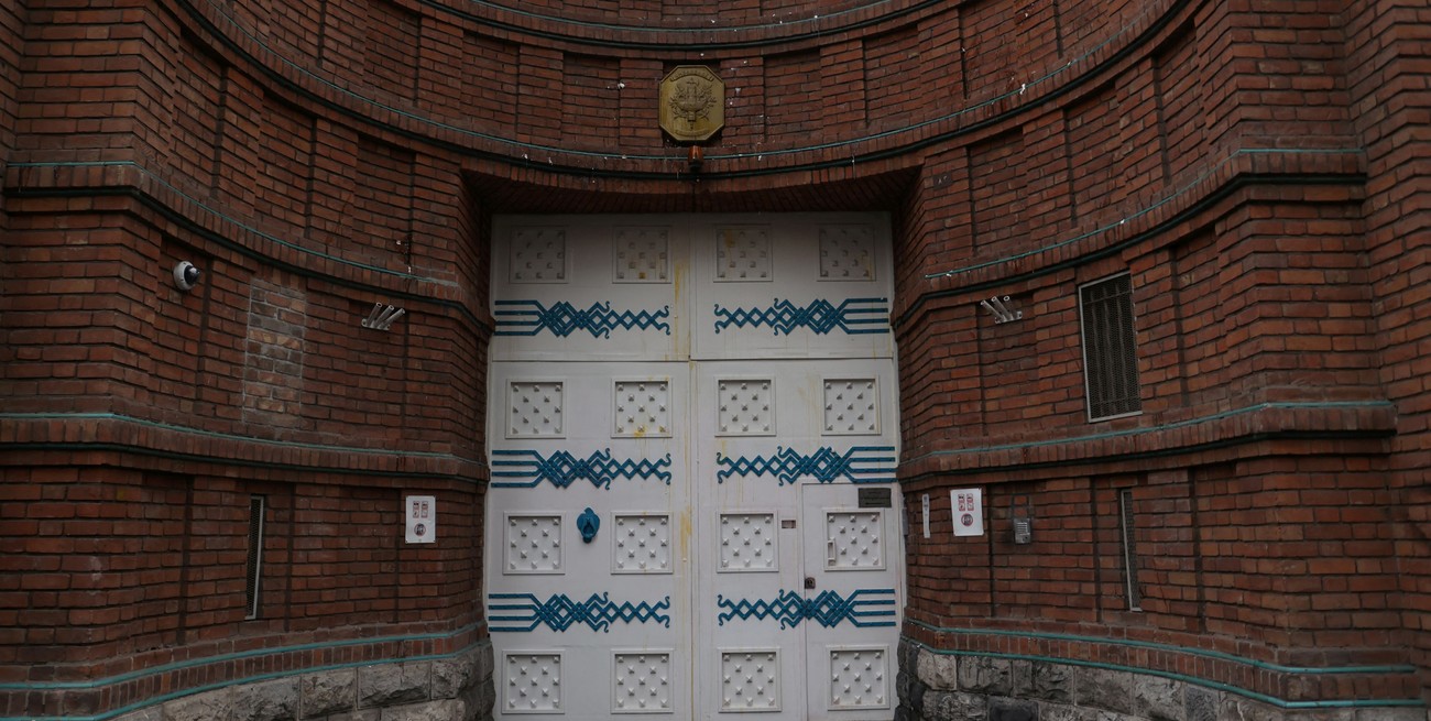 Por un "concurso de caricaturas": Charlie Hebdo vuelve a generar tensiones entre Francia e Irán