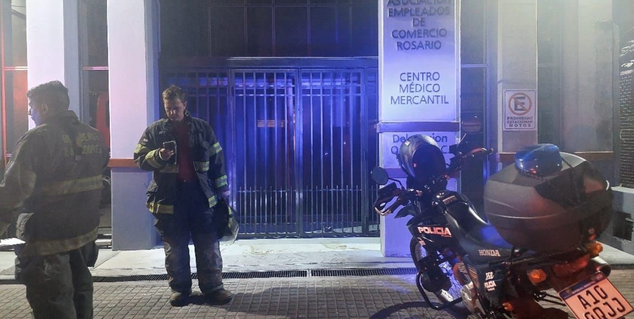 Video: atacaron dos sindicatos en Rosario con bombas "molotov"