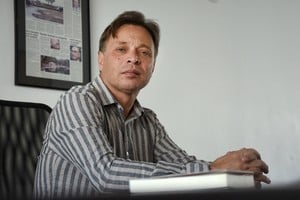 Santiago De Luca, escritor santafesino radicado en Marruecos. Autor del libro "Los irregulares de Tánger", próximo a salir a la venta. Foto: Pablo Aguirre / Archivo El Litoral