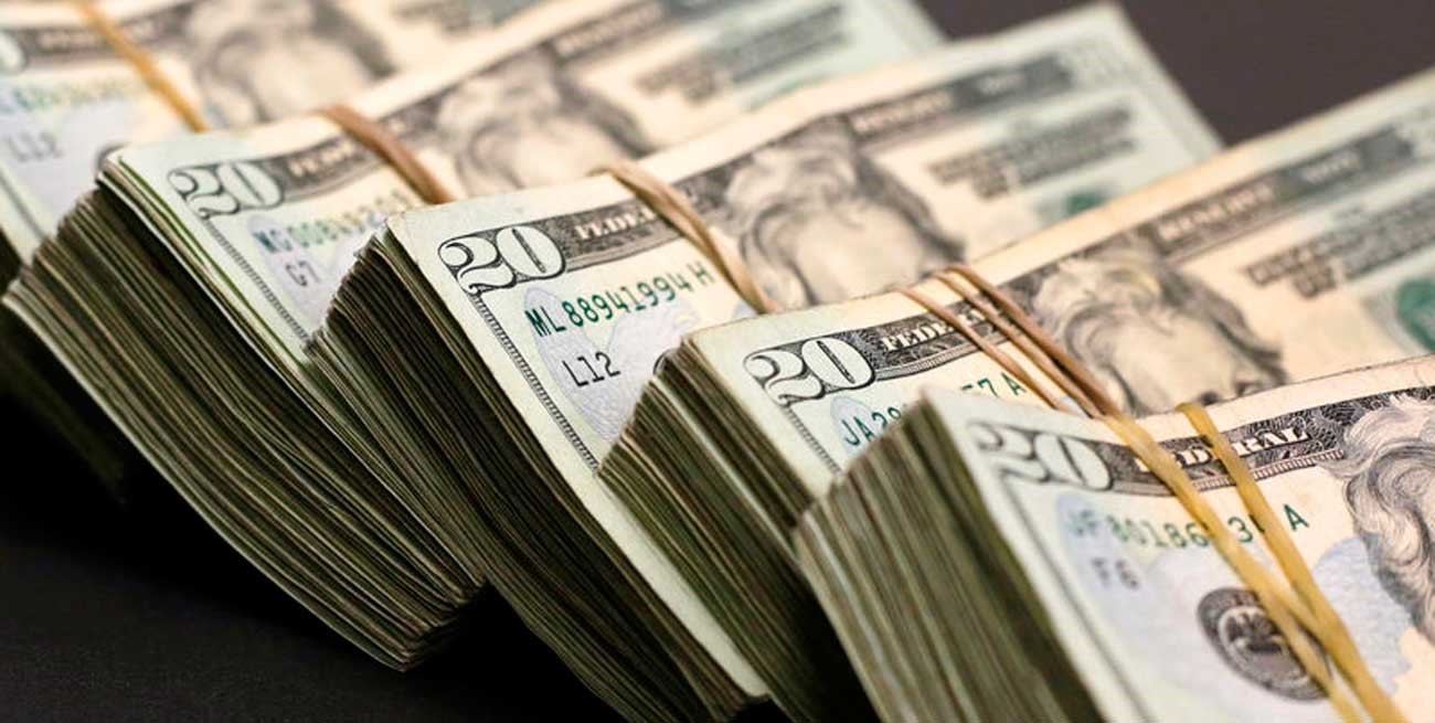 Segunda caída consecutiva del dólar "blue": a cuánto cerró este jueves