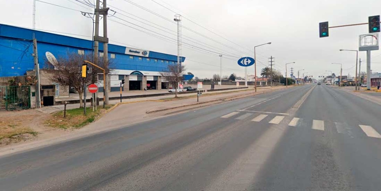 A las trompadas y botellazos en un supermercado de Venado Tuerto