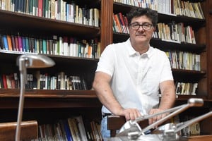 Daniel Attala. Escritor, docente e investigador santafesino radicado en Francia. Crédito: Pablo Aguirre