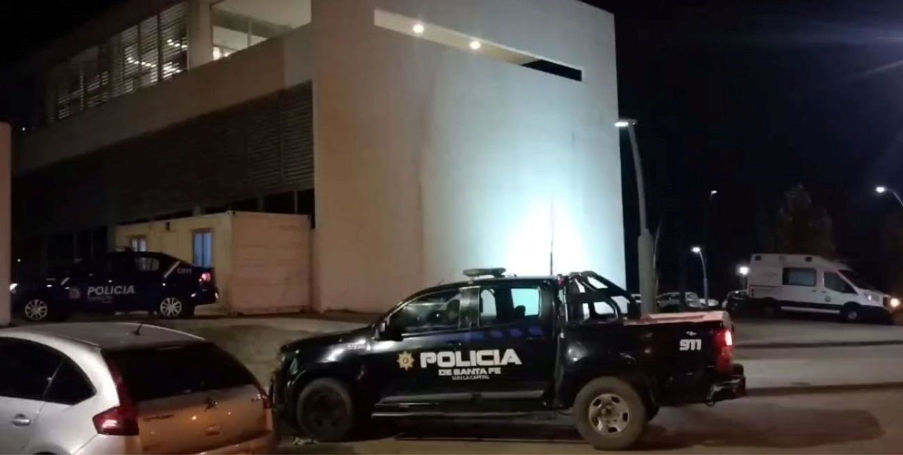Hombre "poseído" provocó un caos en la guardia del Hospital Iturraspe de Santa Fe