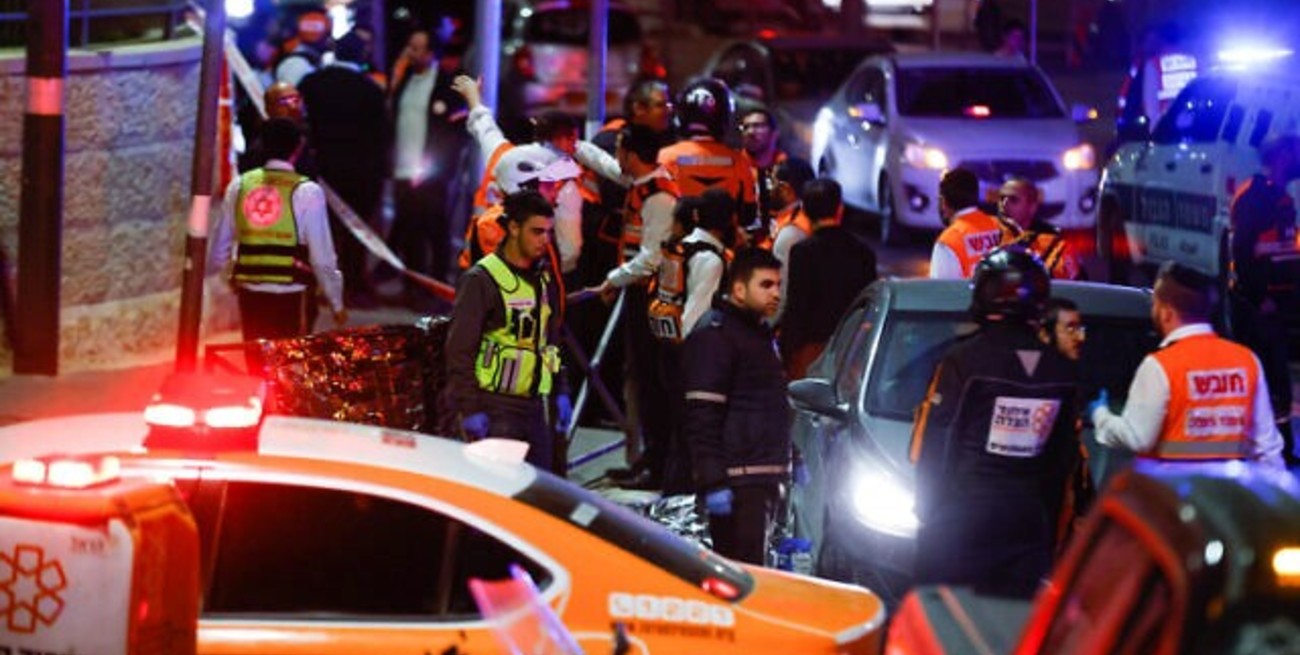 Video: un ataque terrorista en Israel dejó 7 muertos y varios heridos