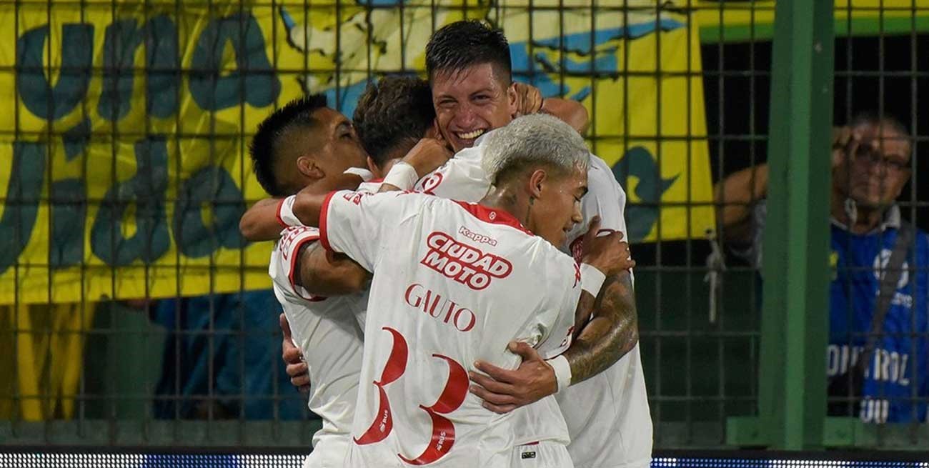 Huracán goleó a Defensa en el inicio del torneo