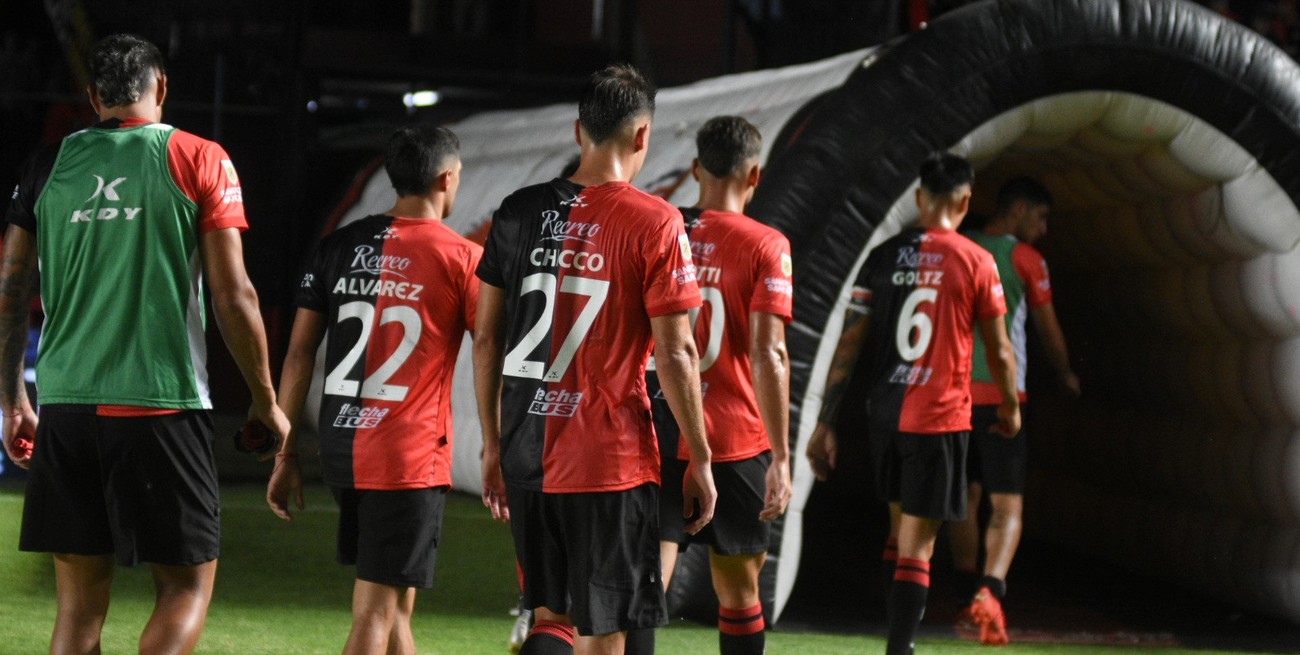 Colón pasó de la nada a poco
y quedó en rojo ante el Grana