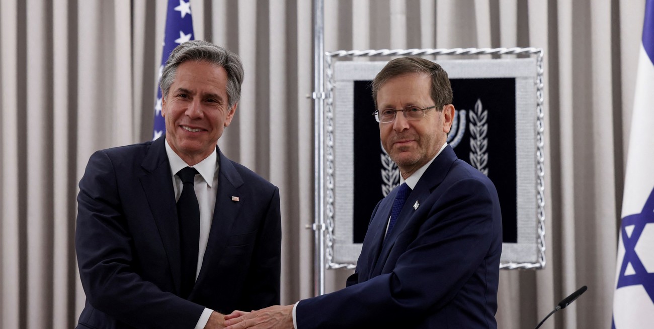 El jefe de la diplomacia de Estados Unidos llegó a Israel y pidió el fin de la violencia con los palestinos