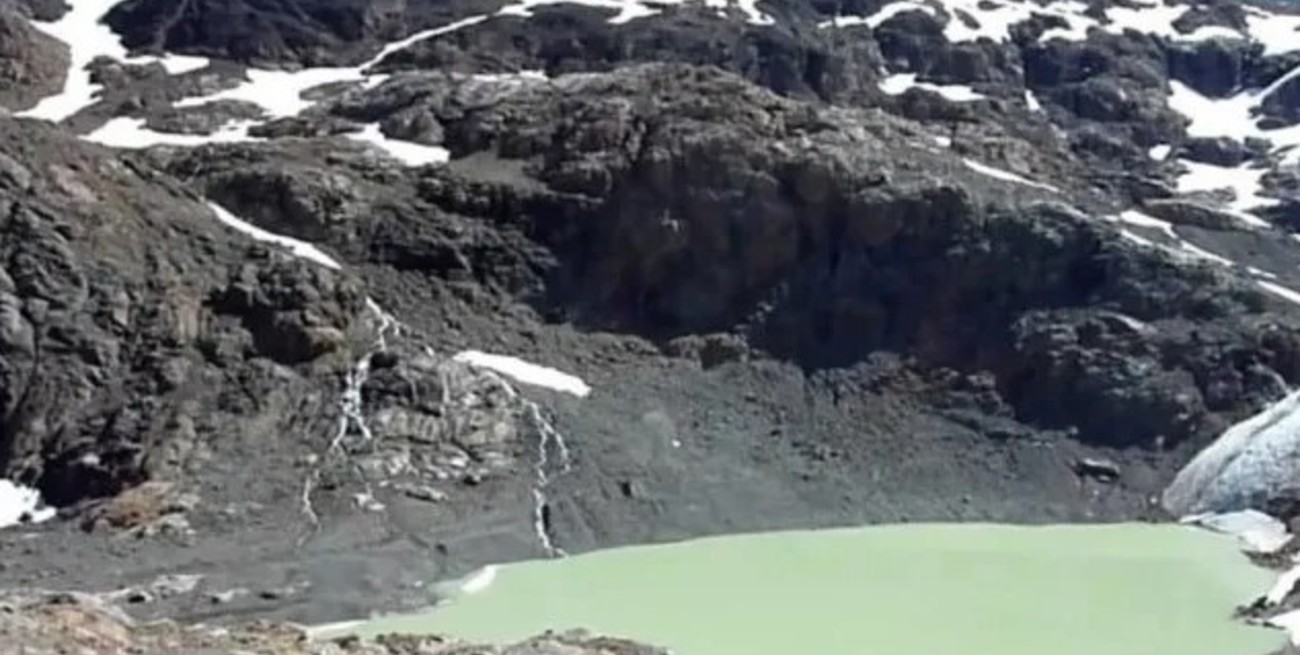 Un turista muerto y otro herido tras un derrumbe en el Cerro Hielo Azul