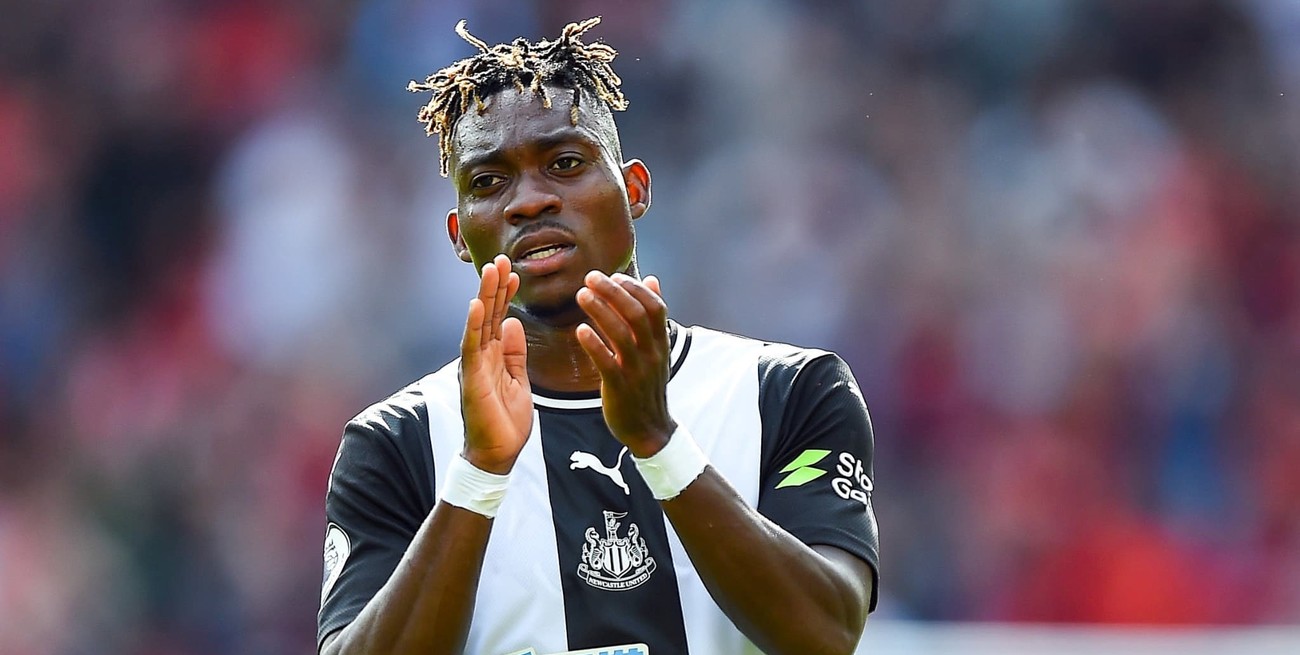 Desesperada búsqueda del futbolista Christian Atsu entre los escombros en Turquía