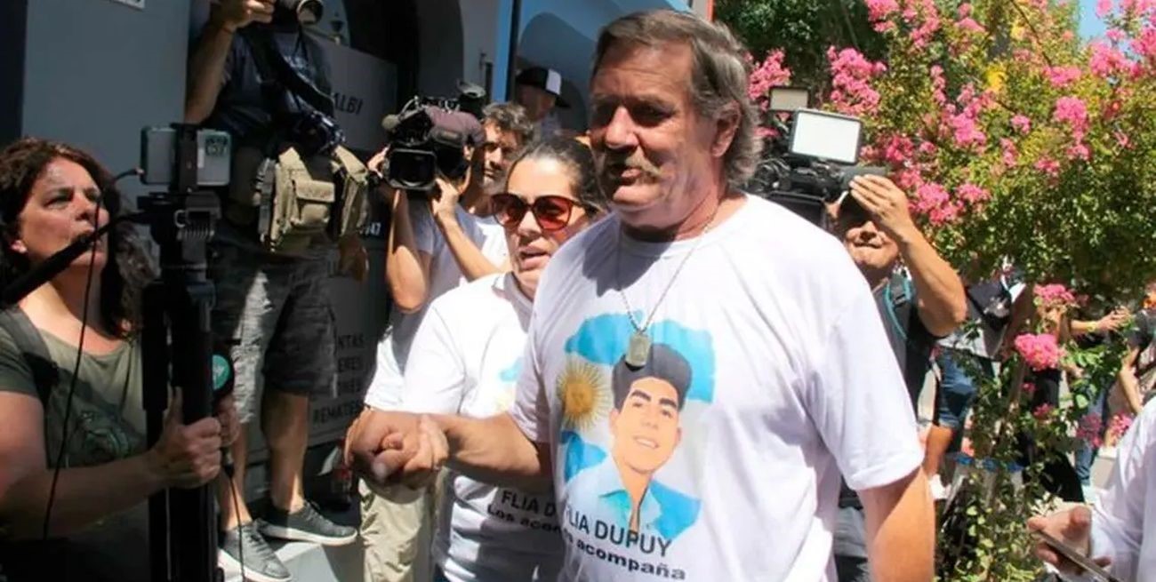 El abuelo de Lucio Dupuy viajó a Dolores para abrazar a los padres de Fernando Báez Sosa