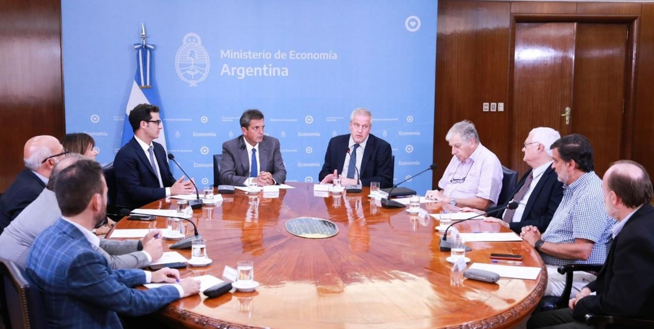 Massa y Perczyk firmaron con representantes de colegios privados un tope a los aumentos de cuotas