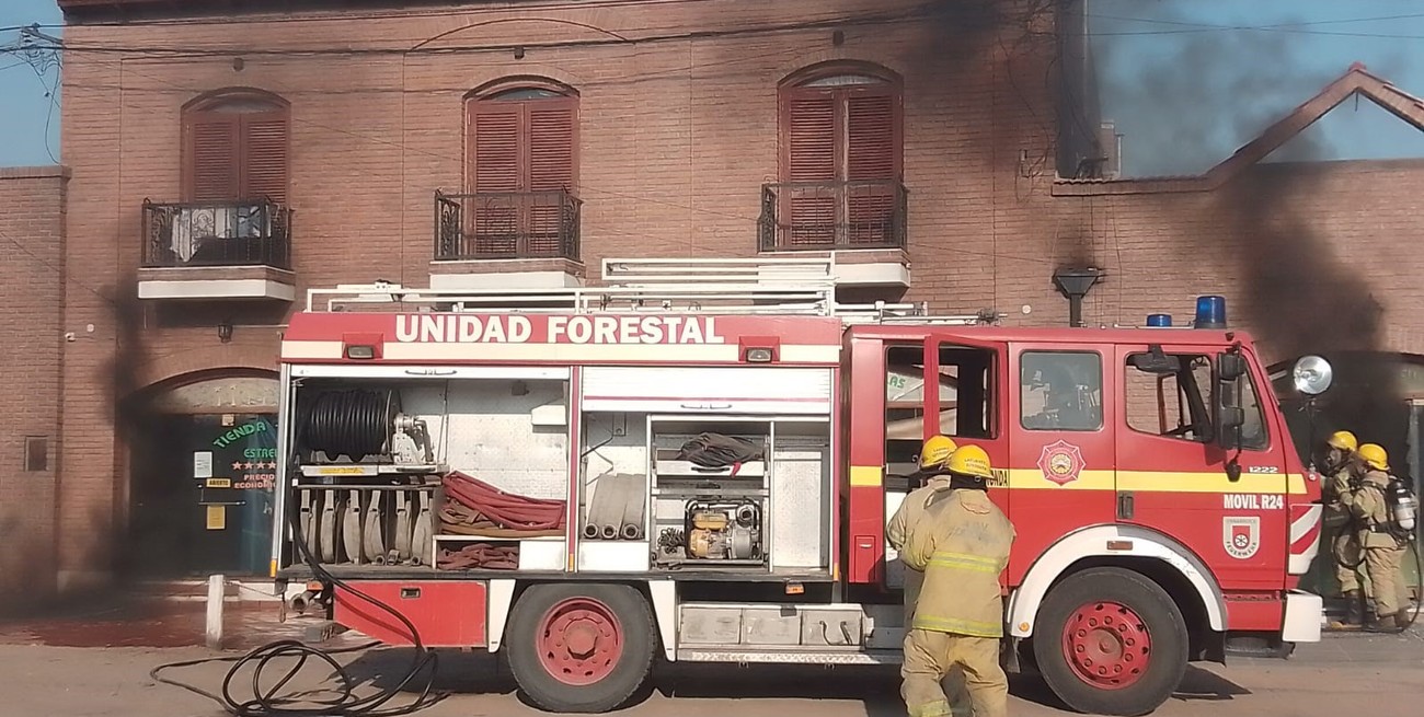 Video: incendio de magnitud en un local de ropa en Coronda