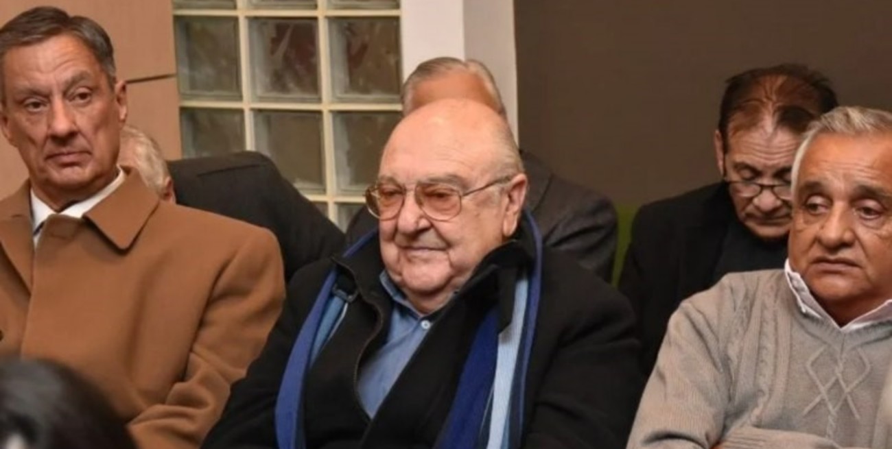 Acusado por torturas fue autorizado a faltar al juicio para ser padrino de bodas 