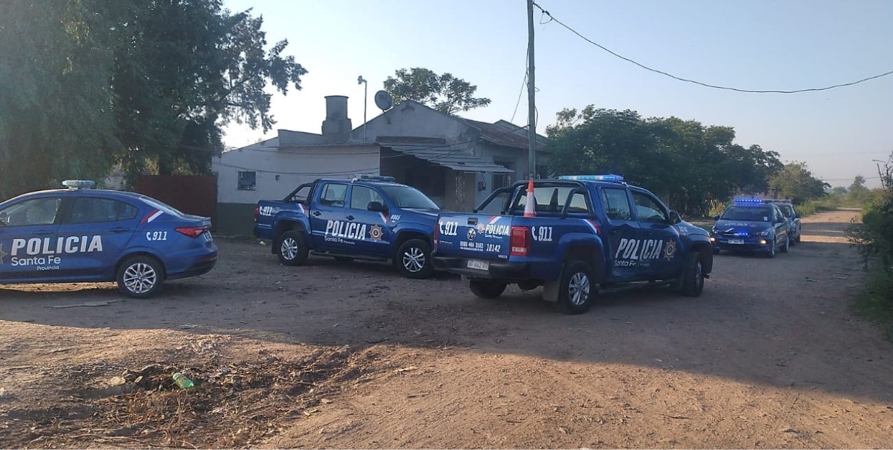Allanamientos y secuestro de armas en barrio Los Hornos de Santo Tomé