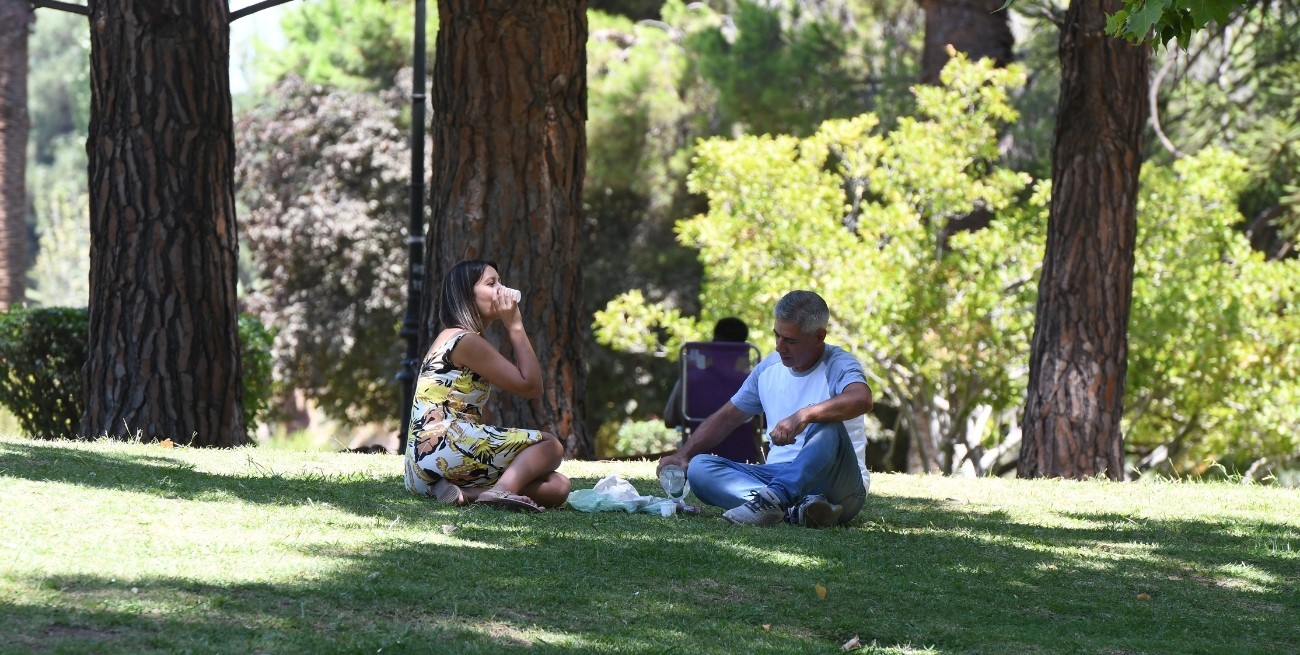 Calor extremo en el país: 11 provincias con alerta amarilla, 7 con naranja y una de nivel rojo