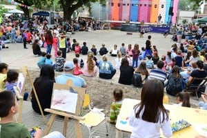 La programación incluirá talleres abiertos e interactivos especialmente diseñados para fomentar la creatividad y la expresión artística de los estudiantes.