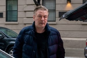 Alec Baldwin a juicio civil por negligencia. Foto: Reuters.