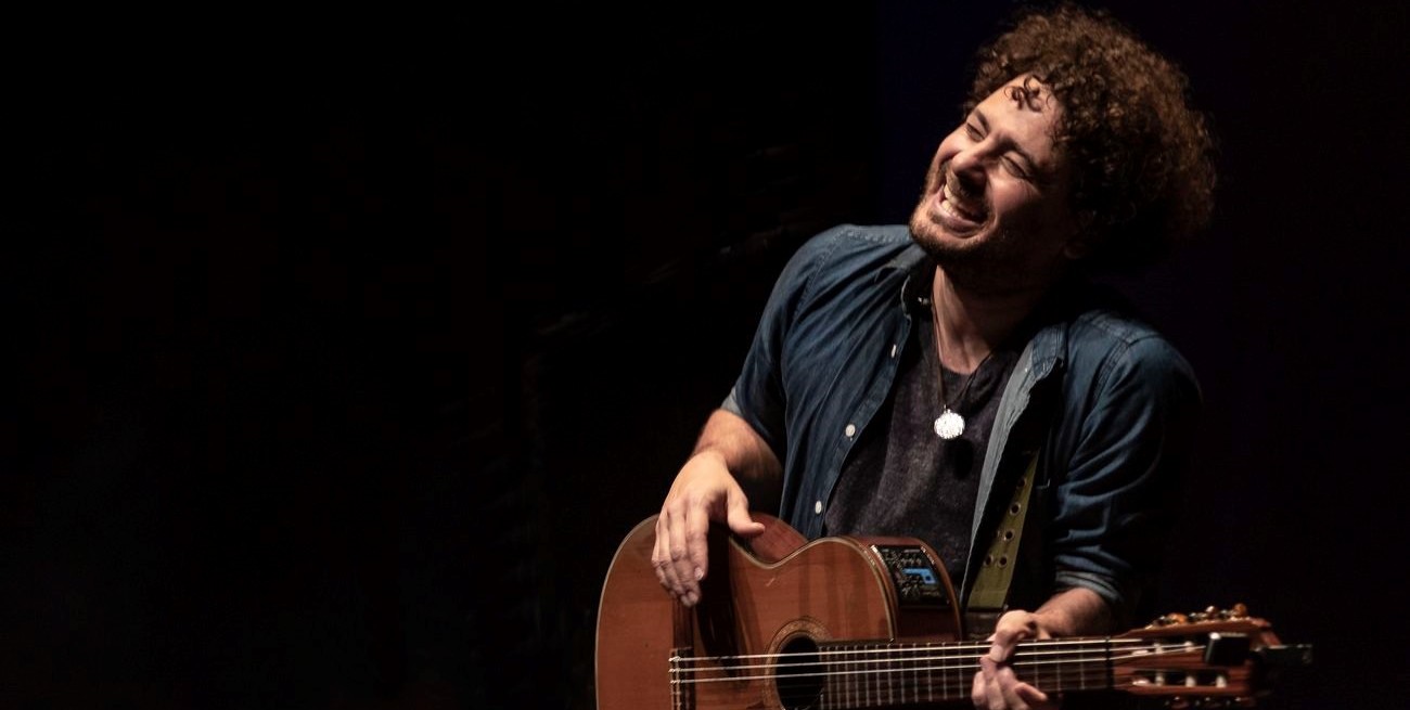 Raly Barrionuevo: un formato de libertad
