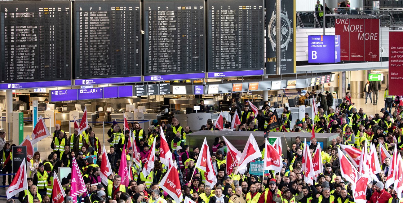 Una huelga por mejoras salariales paralizó varios aeropuertos de Alemania
