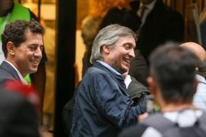 Máximo Kirchner ingresó a las instalaciones del PJ junto al ministro del Interior, Eduardo "Wado" De Pedro.
