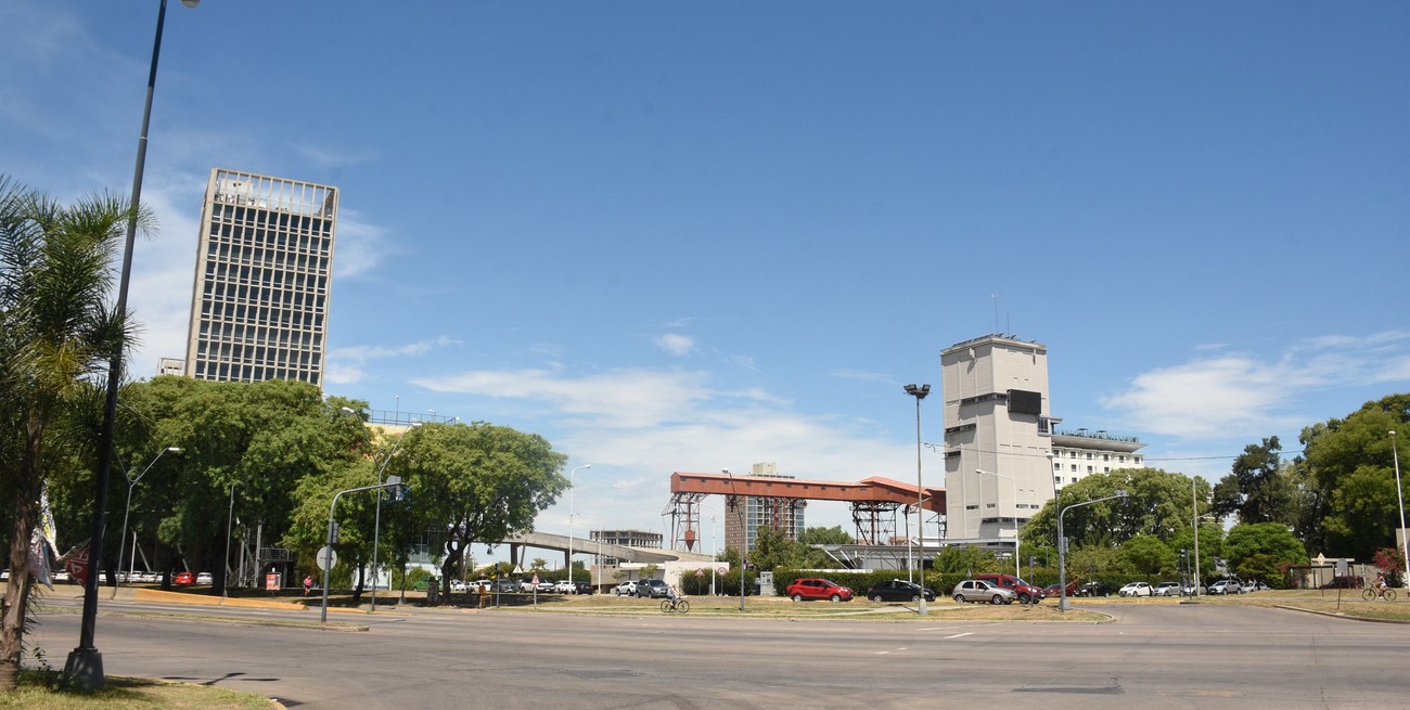 Lunes feriado agradable y con sol en la ciudad de Santa Fe