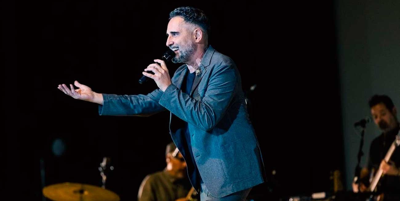 Falló el sonido, Jorge Drexler cantó a capela y se volvió viral