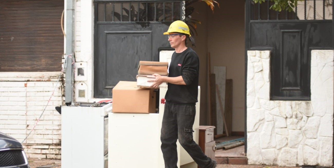 “Menos mal que no estábamos en la pieza, porque se cayó una pared”, dijo una vecina