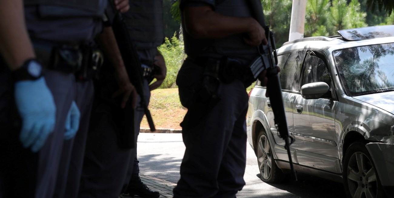 Brasil: buscan a dos hombres por ejecutar a siete personas tras perder una apuesta 