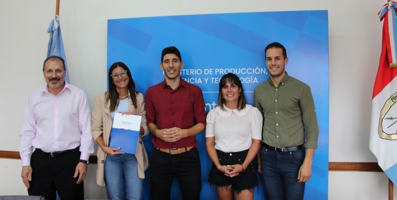 Provincia entregó nuevas matrículas a 11 cooperativas santafesinas