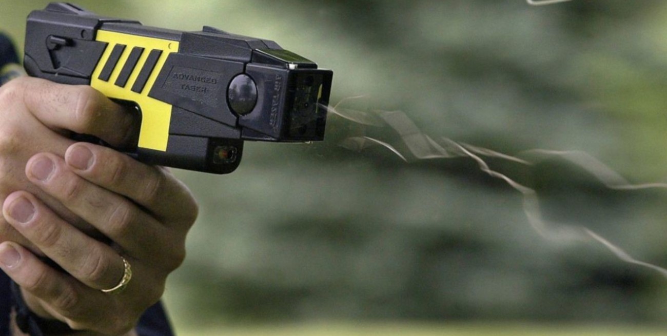 Pistolas taser: Amnistía Internacional recomendó suspender la compra hasta realizar una "investigación rigurosa"