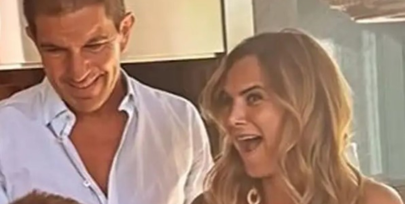 Video: en pleno cumpleaños, Leo Squarzon le pidió casamiento a Amalia Granata