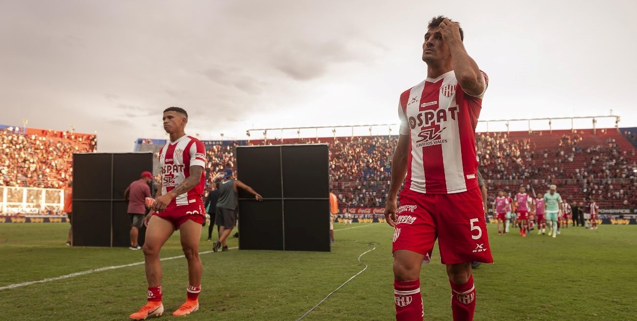 Munúa, cuestionado y urgido, sabe que se le acortan los plazos