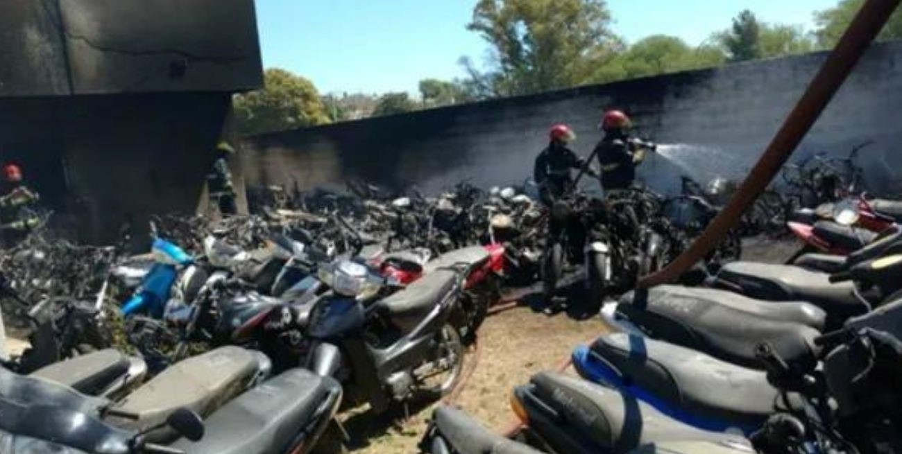 Irán a juicio 3 policías que incendiaron 79 motos retenidas haciendo un asado