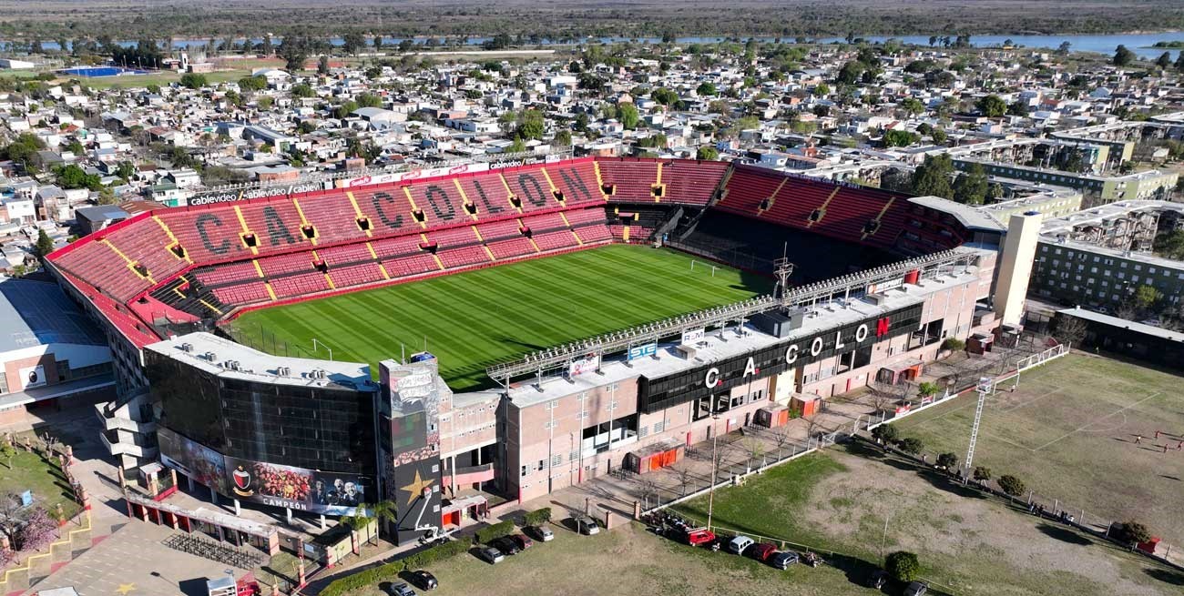 Colón pagó y ahora espera que Fifa levante la inhibición