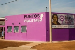 La ministra de Igualdad, Género y Diversidad, Florencia Marinaro, y el intendente Jorge Berti encabezaron el acto.