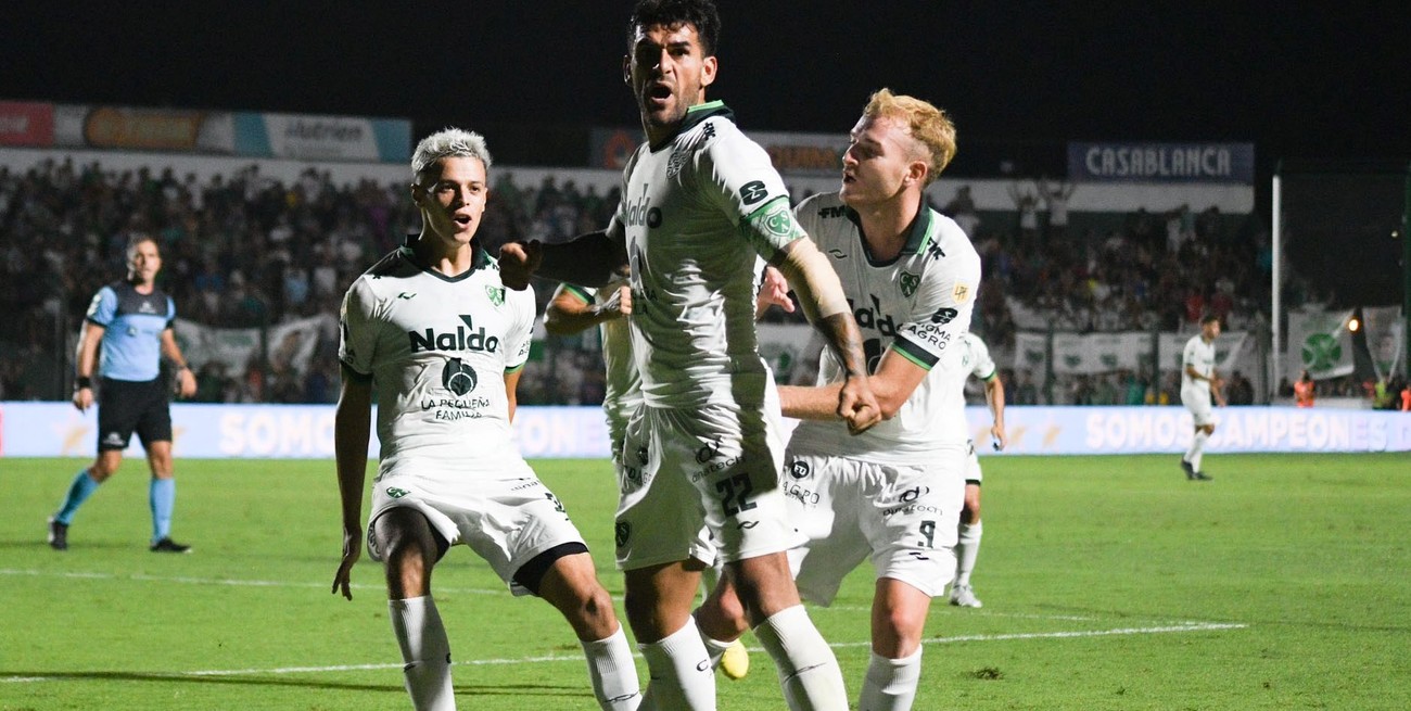 Sarmiento goleó a Rosario Central en Junín