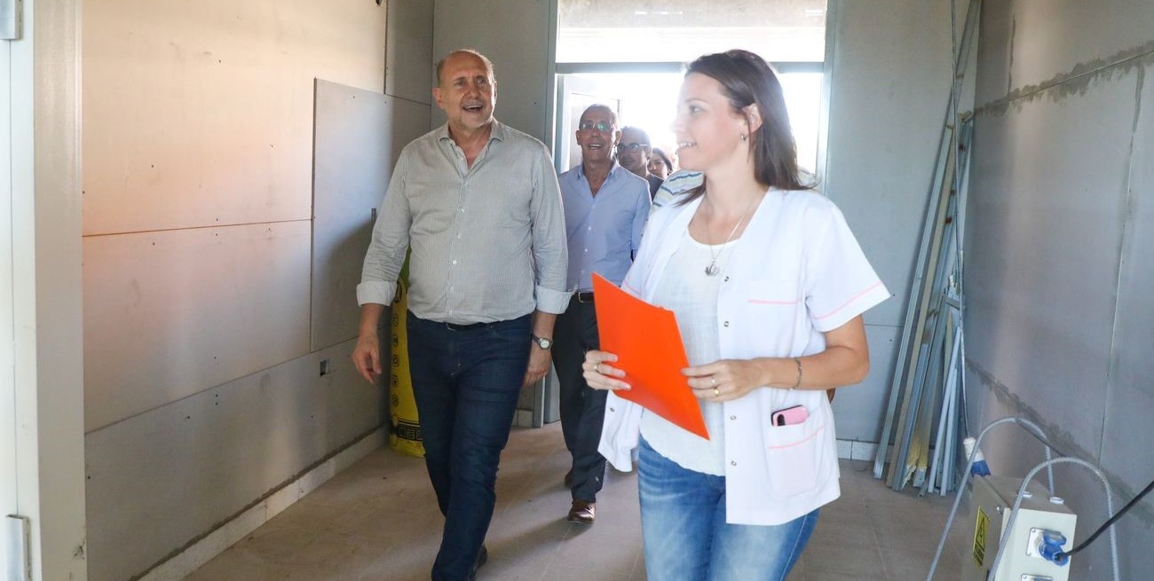 Perotti recorrió las obras del nuevo hospital de Pilar