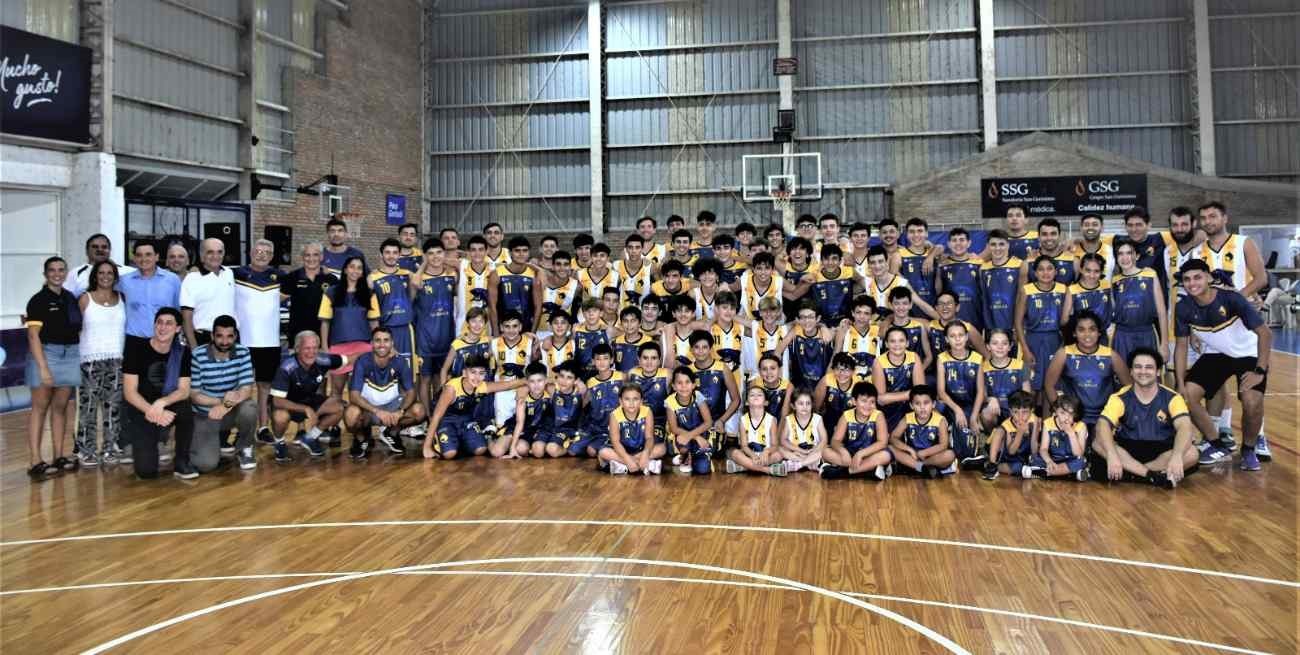 Básquet: El Quillá presentó su nueva indumentaria y planteles para la temporada 2023