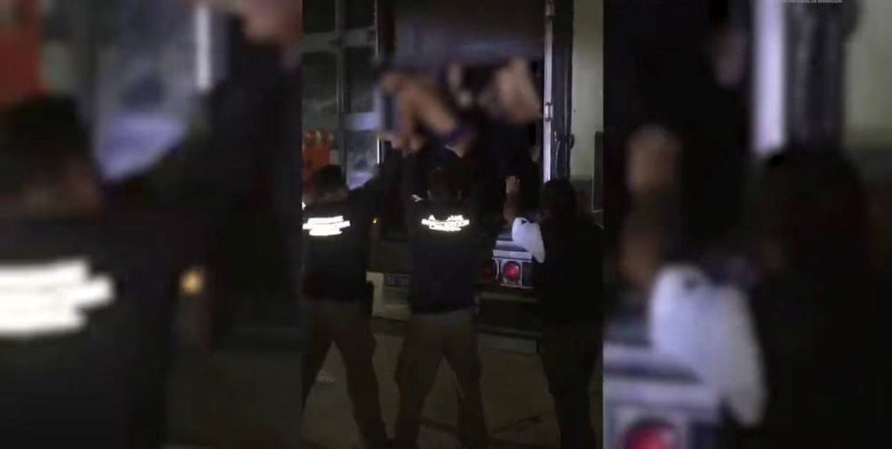 Unos 103 niños migrantes fueron encontrados en un tráiler en México