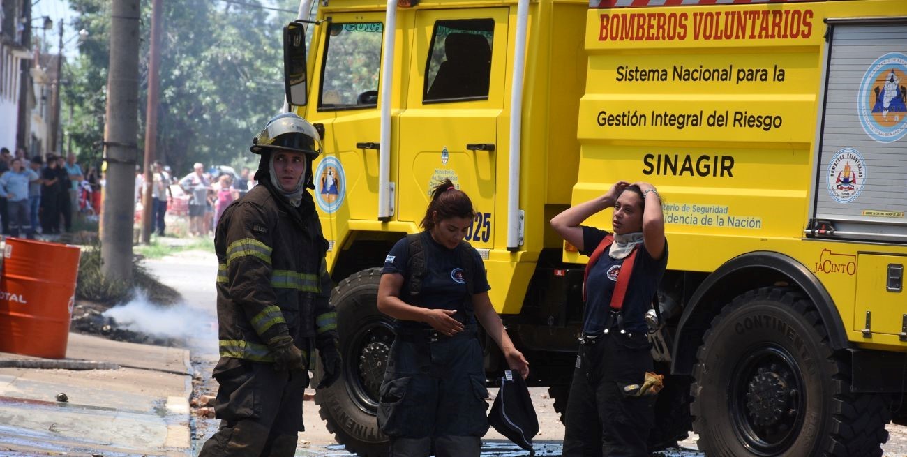 Un senador pregunta por demoras en los pagos a los bomberos voluntarios de Santa Fe