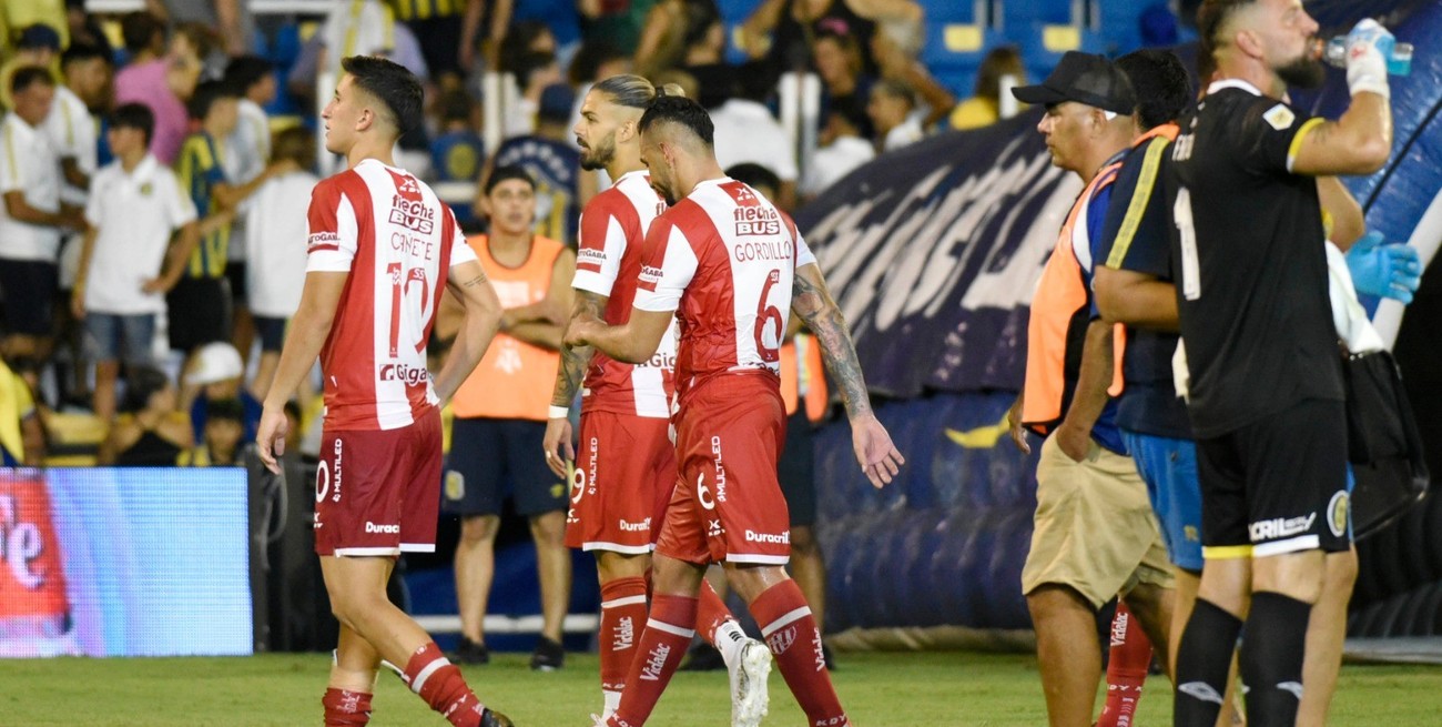 Otra vez Unión se disfrazó de equipo “perdona vidas”: empató con Central en Rosario