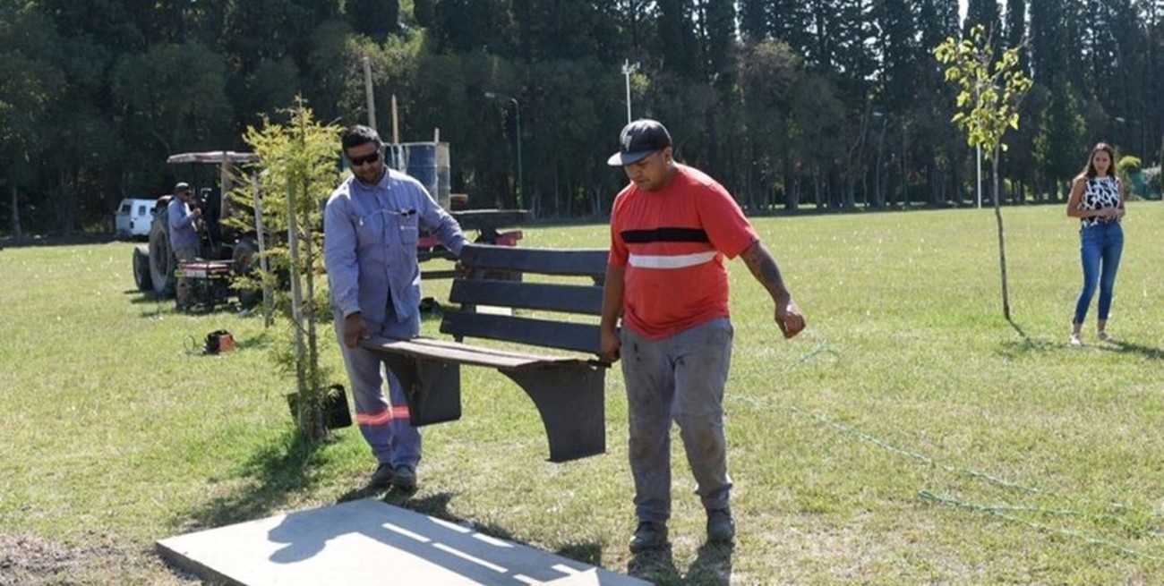 Renuevan infraestructura en plazas y espacios públicos de Rafaela