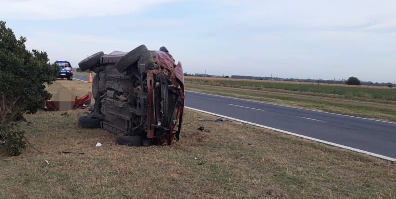 Murió un hombre oriundo de San Lorenzo tras volcar en la autopista Rosario - Córdoba