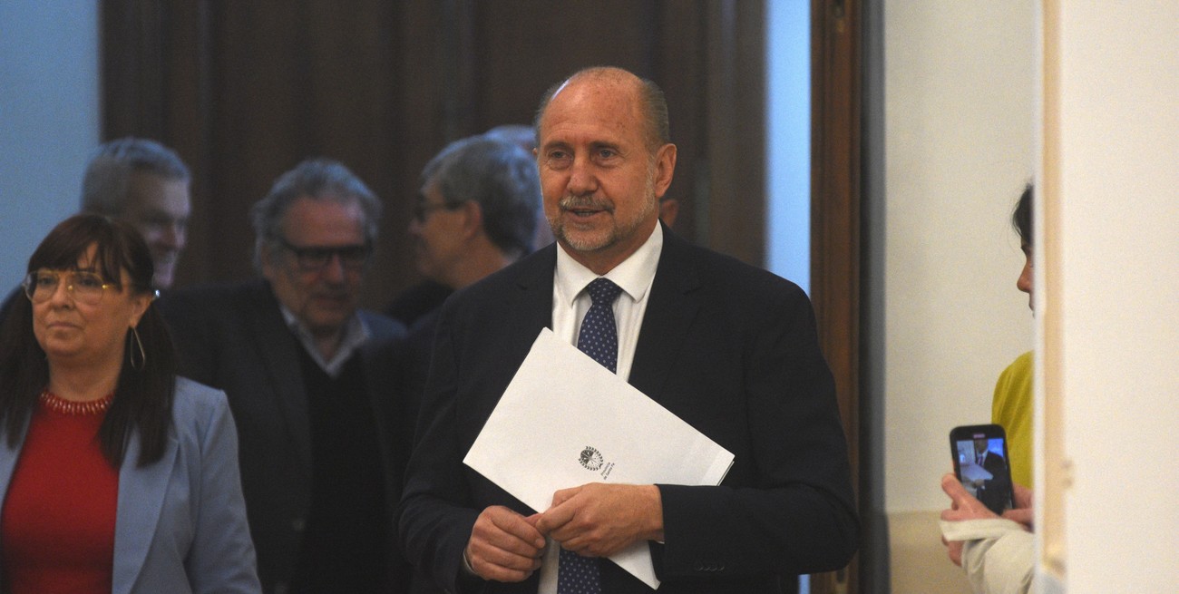 Perotti ya tiene las ternas para los cargos de conducción del MPA y de la Defensa