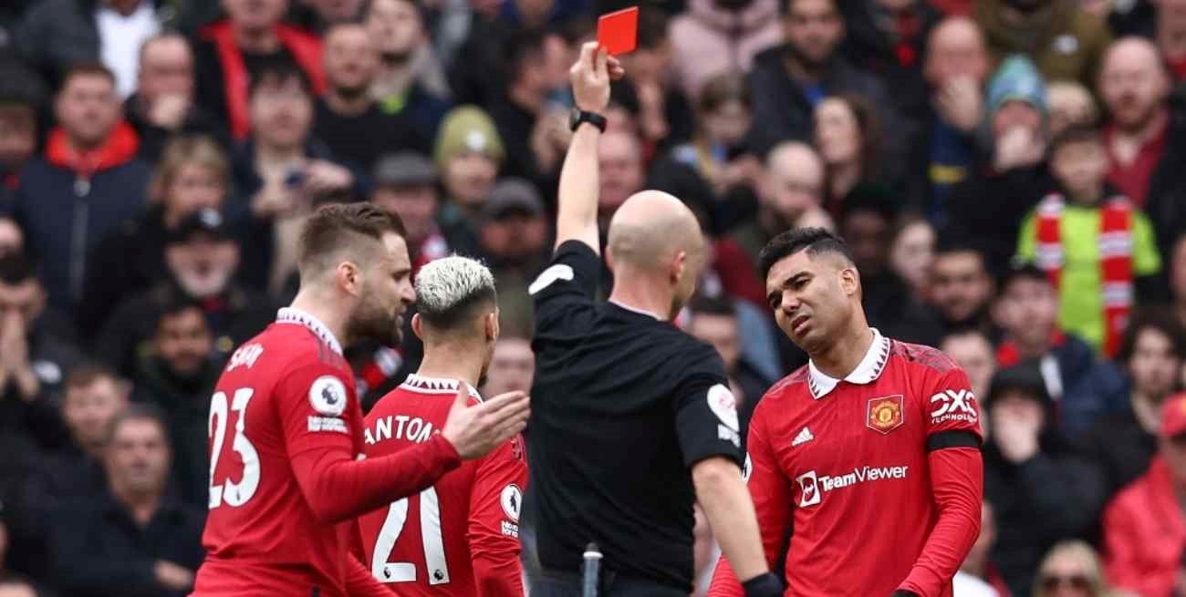 Casemiro fue sancionado por cuatro partidos por la brutal patada a Carlos Alcaraz