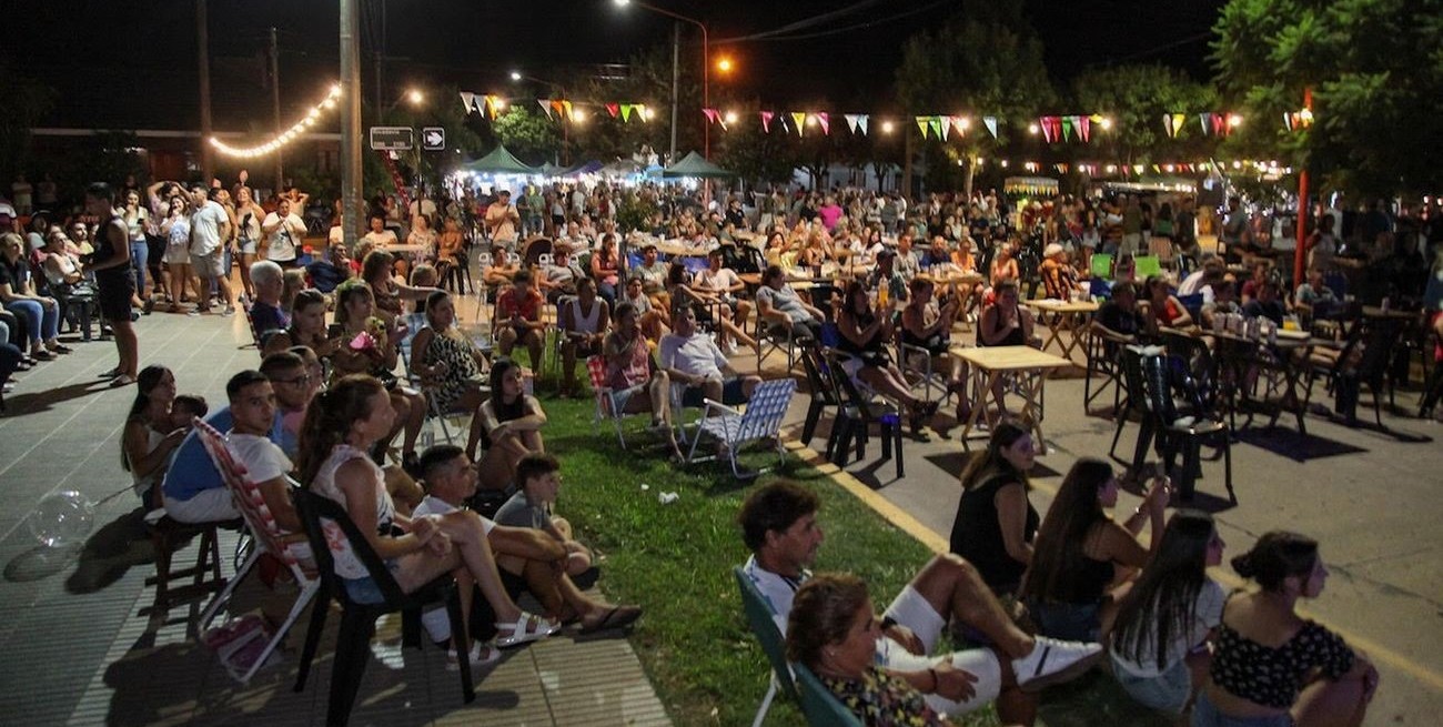 Pasó con éxito la primera Feria Cultural y Gastronómica de Franck