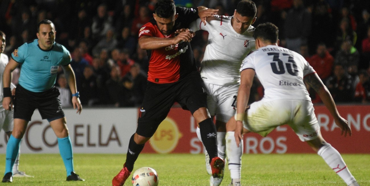 El DT de Independiente se juega el cargo contra Colón