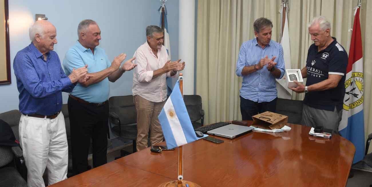 ADE recibió la visita del intendente Emilio Jatón