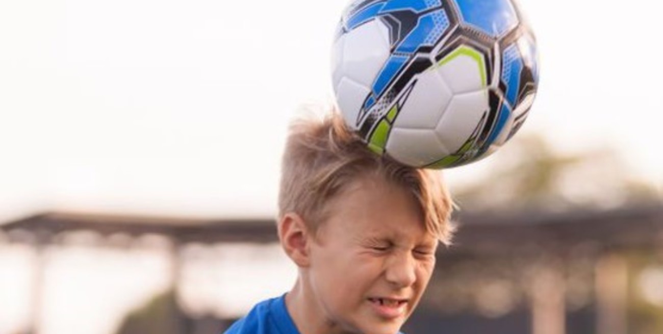 Advierten que los futbolistas tienen más probabilidades de desarrollar demencia