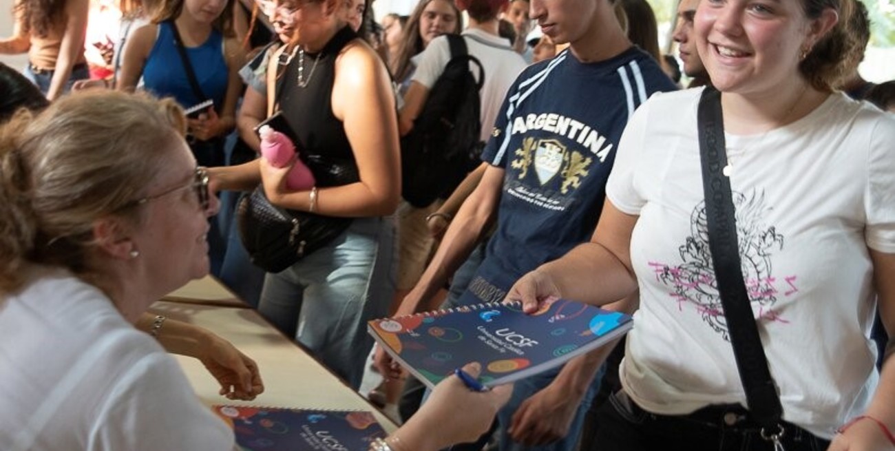 La UCSF dio la bienvenida a los ingresantes